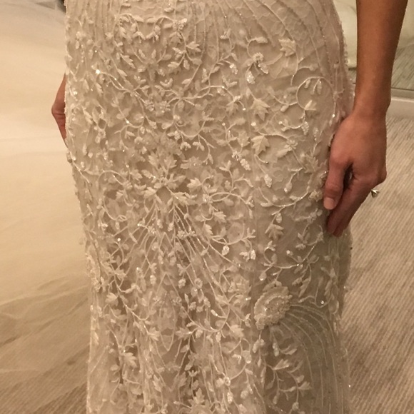 Monique Lhullier Gweneth Wedding & Custom Tulle - Picture 4 of 8